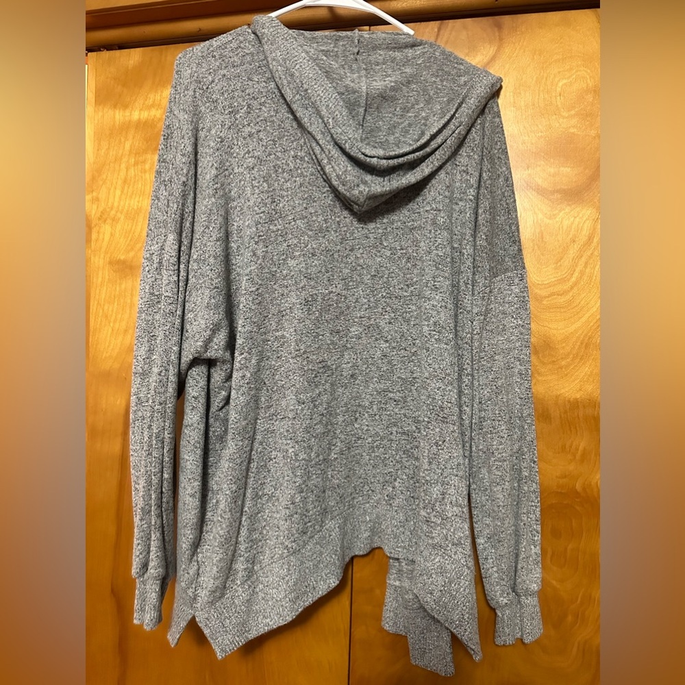 Women’s American Eagle Cardigan - Picture 3 of 3